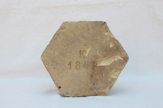 aki091.jpg (19953 bytes)