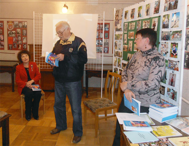 kar1034.jpg (87423 bytes)