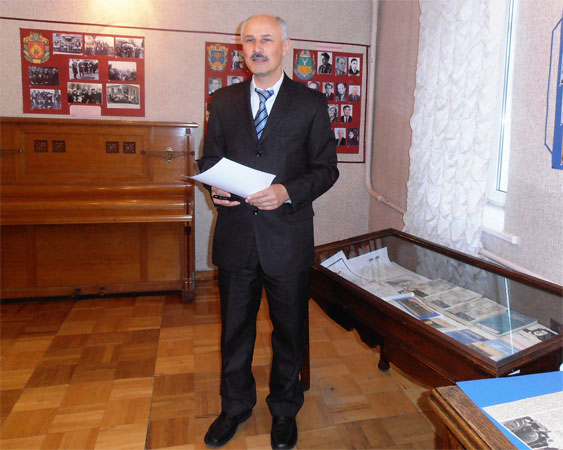 kar1051.jpg (63150 bytes)