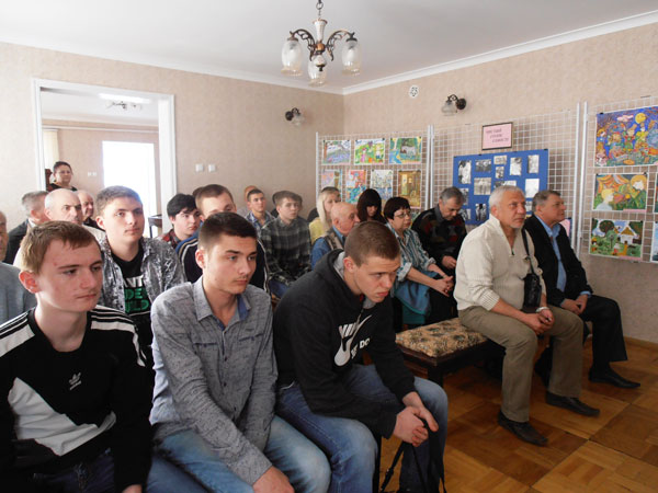kar1226.jpg (66981 bytes)