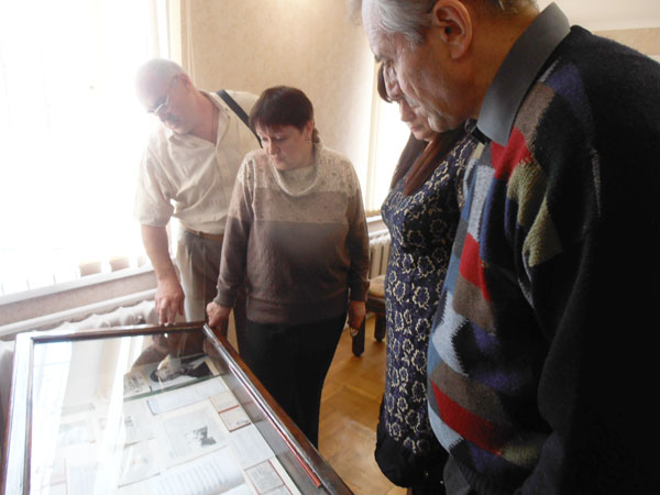 kar1235.jpg (49637 bytes)