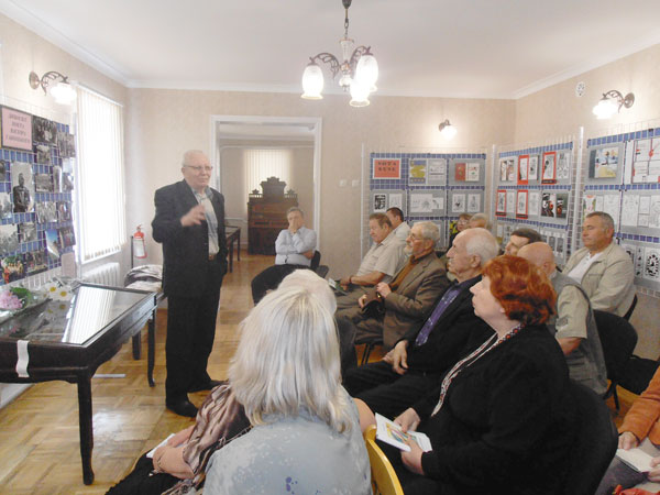 kar1278.jpg (62746 bytes)