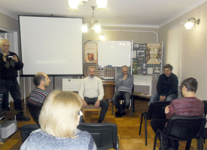 kar1384.jpg (62182 bytes)
