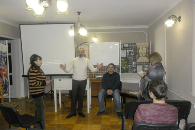 kar1387.jpg (49368 bytes)
