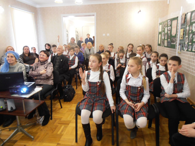 kar1444.jpg (81227 bytes)