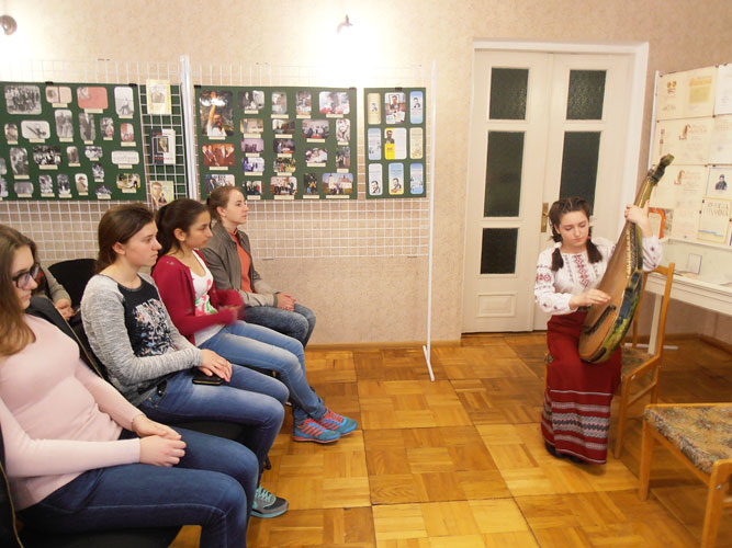 kar1517.jpg (89524 bytes)
