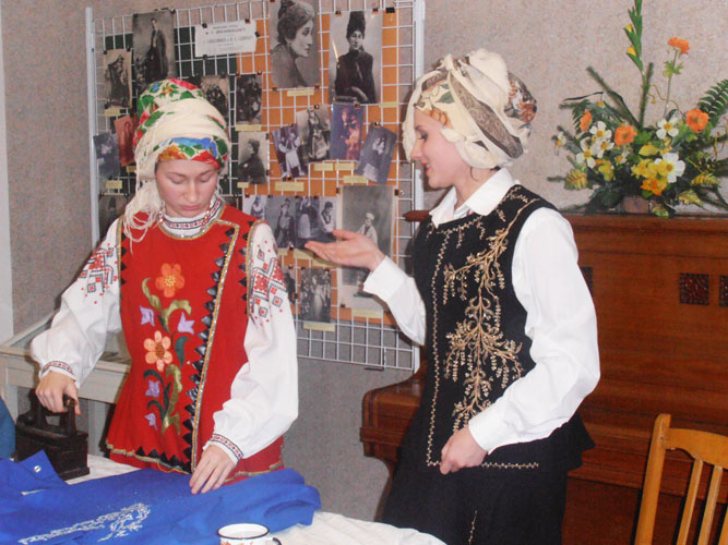 kar1685.jpg (100357 bytes)