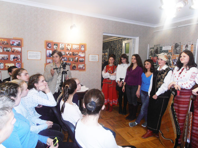 kar1689.jpg (88582 bytes)