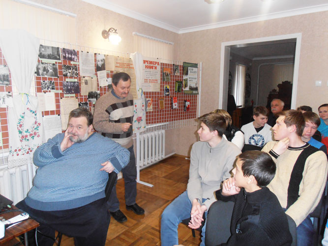kar1711.jpg (86290 bytes)