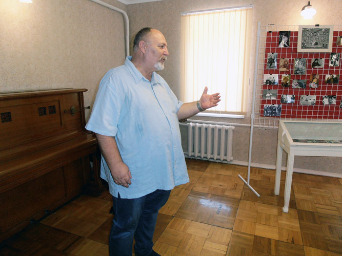 kar1840.jpg (73629 bytes)
