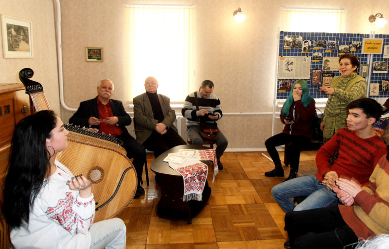 kar1986.jpg (107986 bytes)