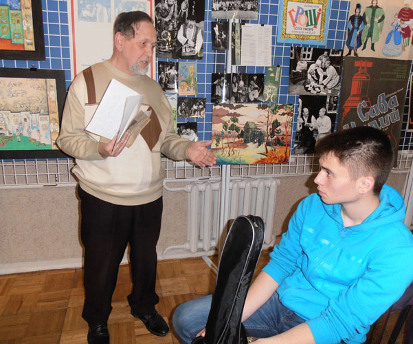 kar2077.jpg (95087 bytes)