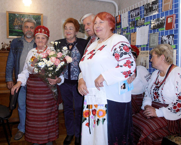 kar2282.jpg (106858 bytes)