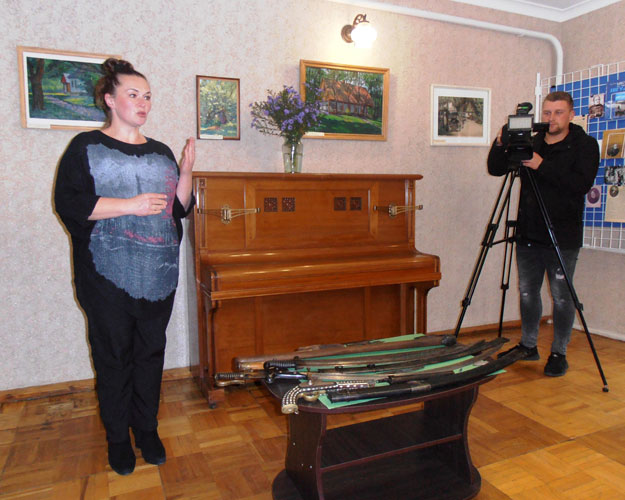 kar2288.jpg (77934 bytes)