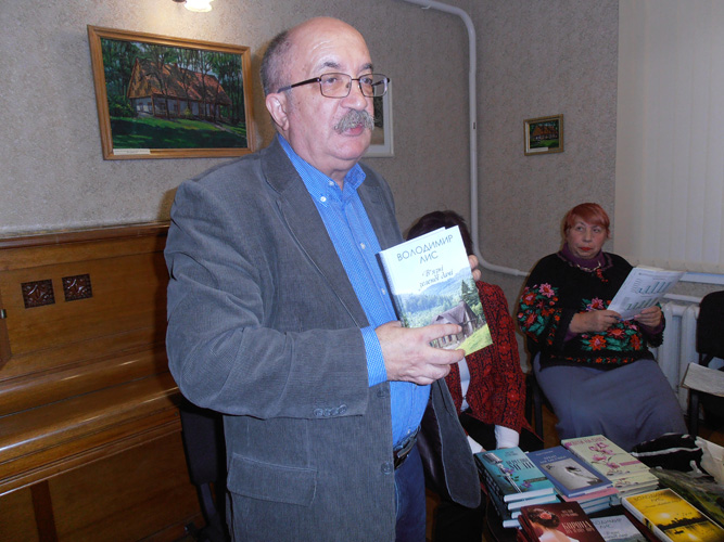 kar2355.jpg (138385 bytes)