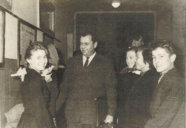 kar2627-029.jpg (35991 bytes)