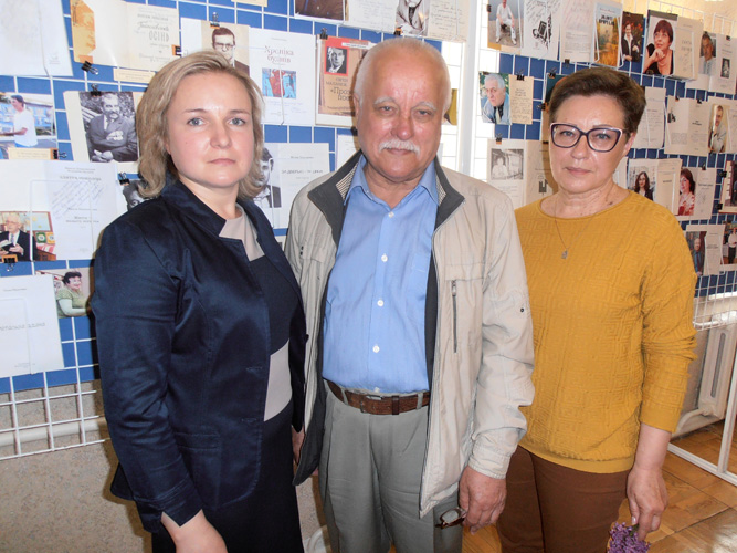 kar2876-09.jpg (153237 bytes)