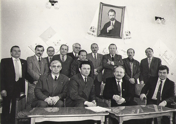 kar2885-04.jpg (101423 bytes)
