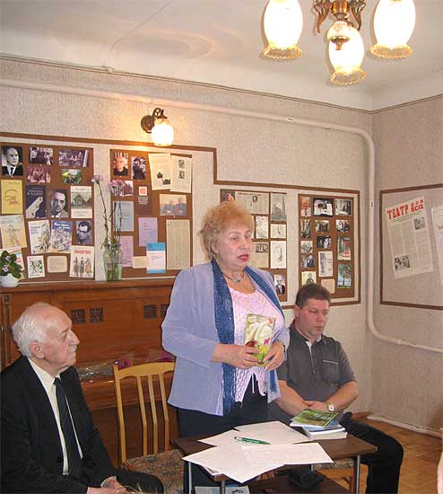 kar677.jpg (40832 bytes)