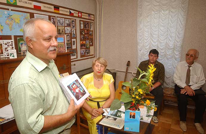 kar692.jpg (53269 bytes)