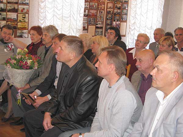 kar723.jpg (42191 bytes)