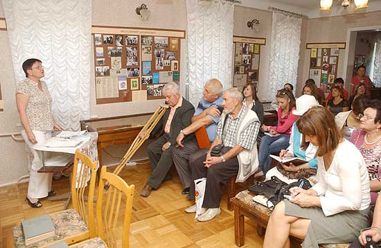 kar743.jpg (40940 bytes)