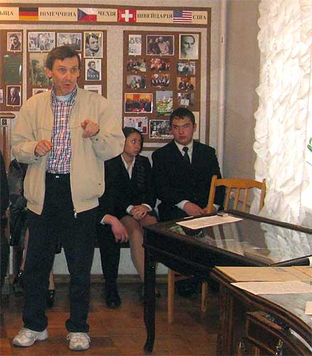 kar819.jpg (33629 bytes)