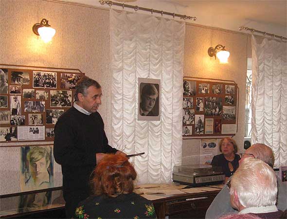 kar821.jpg (41044 bytes)