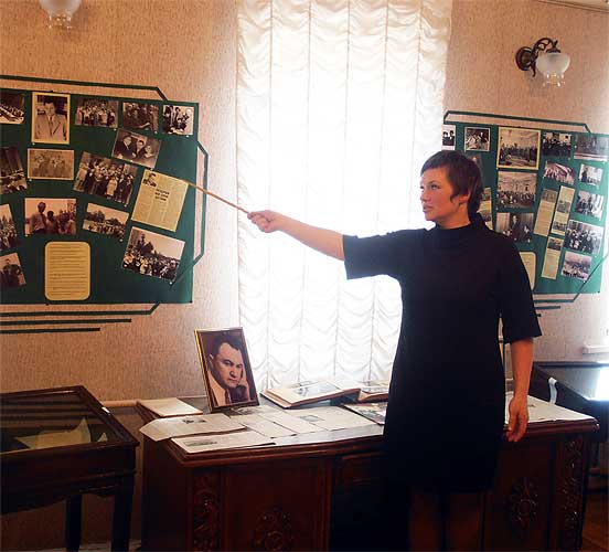 kar883.jpg (37229 bytes)