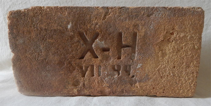 aki087.jpg (69698 bytes)