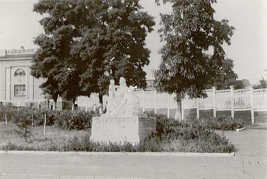 tutk267.jpg (33967 bytes)